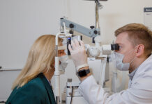 Опухли веки: что делать? Почему возникает отёк верхнего или нижнего века?