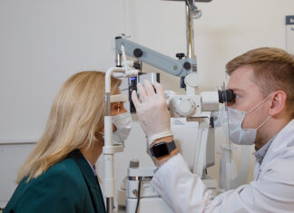 Опухли веки: что делать? Почему возникает отёк верхнего или нижнего века?