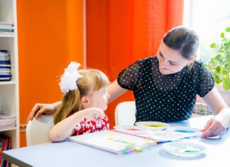 Повышать ли репетитору цены за свои занятия?