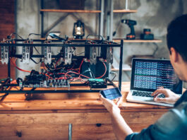 Китайский политик был выслан из страны за продвижение крипто-майнинга