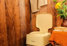 Дачный биотуалет: полезно и практично