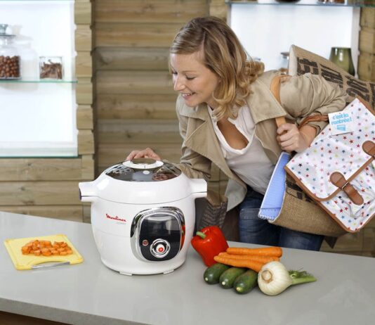 Что подарить маме на день рождения: лучшие идеи 2022 года