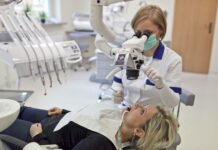 Зачем лечат зубы под микроскопом