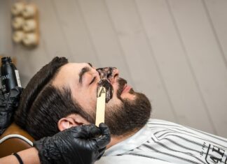 Что за черная маска в барбершопе?