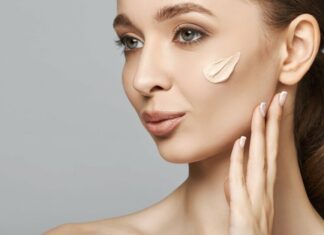 Тональный крем, который практически не заметен на коже