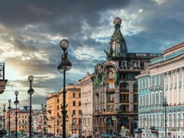 Прогулка по Невскому проспекту: что стоит посмотреть