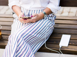 Мобильные аксессуары: на что обратить внимание при их выборе, чем отличается хороший магазин этих технических новинок, какие мобильные аксессуары спрашивают покупатели чаще всего