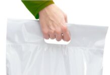 Пакеты оптом и в розницу: кто их покупает, на что обратить внимание при выборе пакета, почему полиэтиленовая упаковка востребованнее бумажной