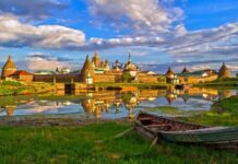 Куда отправиться на теплоходе в отпуск: маршруты, Соловецкие острова, православные места