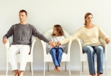 С кем останется подросток после развода родителей?