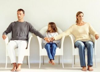 С кем останется подросток после развода родителей?