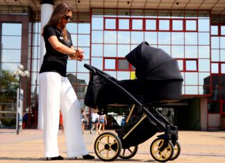 Как выбрать детскую коляску: виды и особенности