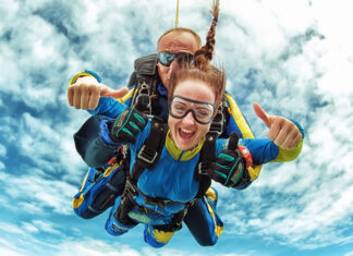 Почему стоит выбрать прыжки с парашютом?