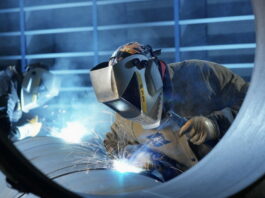 Для чего нужно обучаться на сварщика? Достоинства профессии?