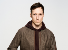 Мужской бомбер: что это и с чем носить?