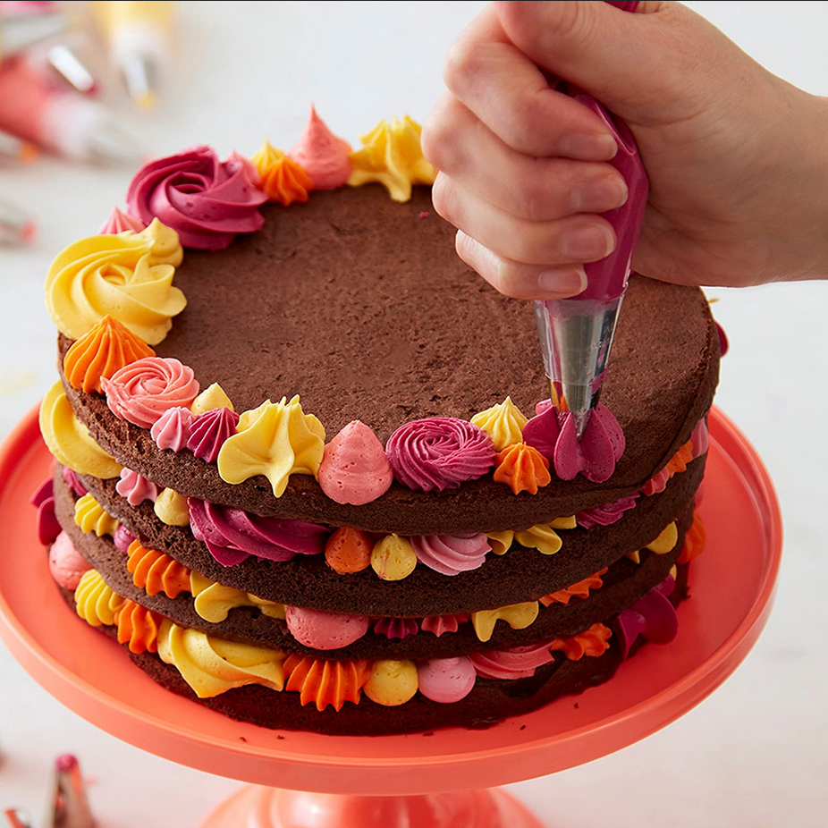 Стоимость работы кондитера. Украшение торта. Красивое украшение торта. Необычное украшение торта. Украшение домашнего торта.