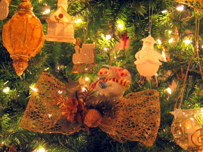 elochnie_ukrasheniya_1400