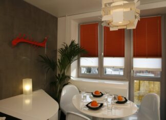 Преимущества круглых обеденных столов