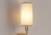 Расширение пространства с помощью бра и другого освещения