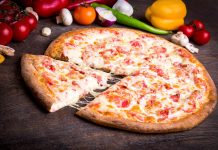 Доставка пиццы помогает экономить время