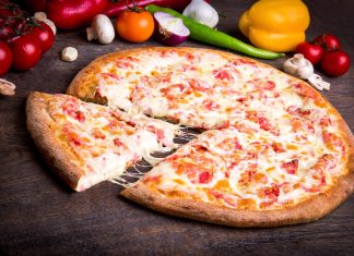 Доставка пиццы помогает экономить время