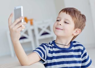 Как выбрать смартфон для первоклассника