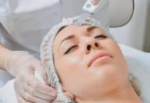 Каким образом можно тщательно очистить и освежить кожу лица