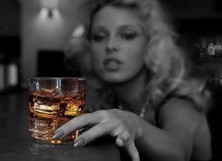 Когда пора начинать бороться с алкоголизмом?