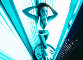 Как обезопасить кожу во время солнечных ванн или походов в солярий