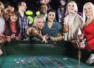 Почему люди играют в казино: советы и плюсы