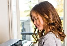 Синтезатор или пианино? Что выбрать для обучения