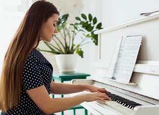 Обучение фортепьянной игре: по каким двенадцати причинам на него записываются и не бросают долгие годы