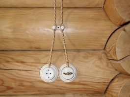 Ретро проводка: как создать уютный винтажный интерьер в деревянном доме