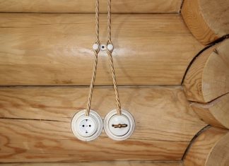 Ретро проводка: как создать уютный винтажный интерьер в деревянном доме