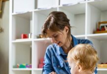 Развитие навыков работы с детьми раннего возраста: практические курсы и тренинги для профессионалов