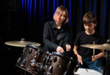 Курсы игры на ударных инструментах: плюсы, практика и мотивация