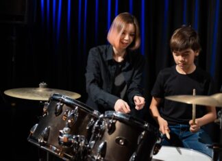 Курсы игры на ударных инструментах: плюсы, практика и мотивация