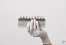 Швейцарское качество на годы: имплантация зубов Straumann