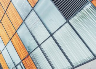 Почему сотовый поликарбонат лучше для теплиц