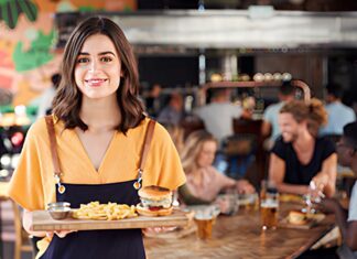 Работа студентам в летний период: как найти идеальную вакансию и заработать деньги