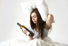 Какие компоненты в алкогольных напитках способствуют формированию зависимости