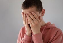 Наркомания: какую роль в лечении играет семья