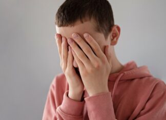 Наркомания: какую роль в лечении играет семья