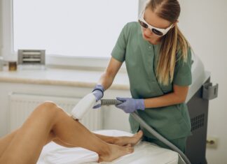 Лазерная эпиляция зоны бикини — плюсы и минусы