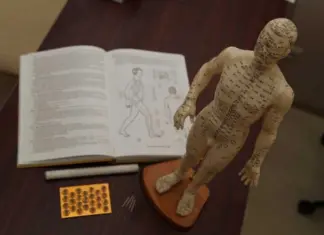 Рефлексотерапия: что это такое и как она может помочь