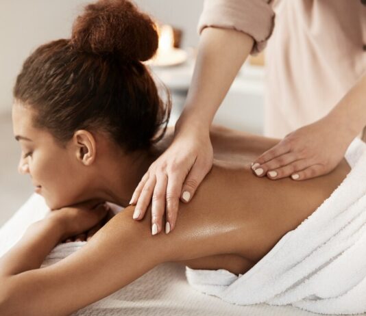 Классический массаж: основы и полезные техники для расслабления