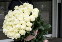 Как выбрать метровые розы для букета: советы по выбору и хранению