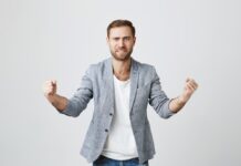 Что такое абьюзер: как распознать и противостоять агрессору