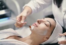 Как понять, какая чистка лица вам нужна: советы косметолога