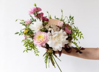 Как выбрать свежие и красивые цветы с доставкой в Гомель: полезные советы